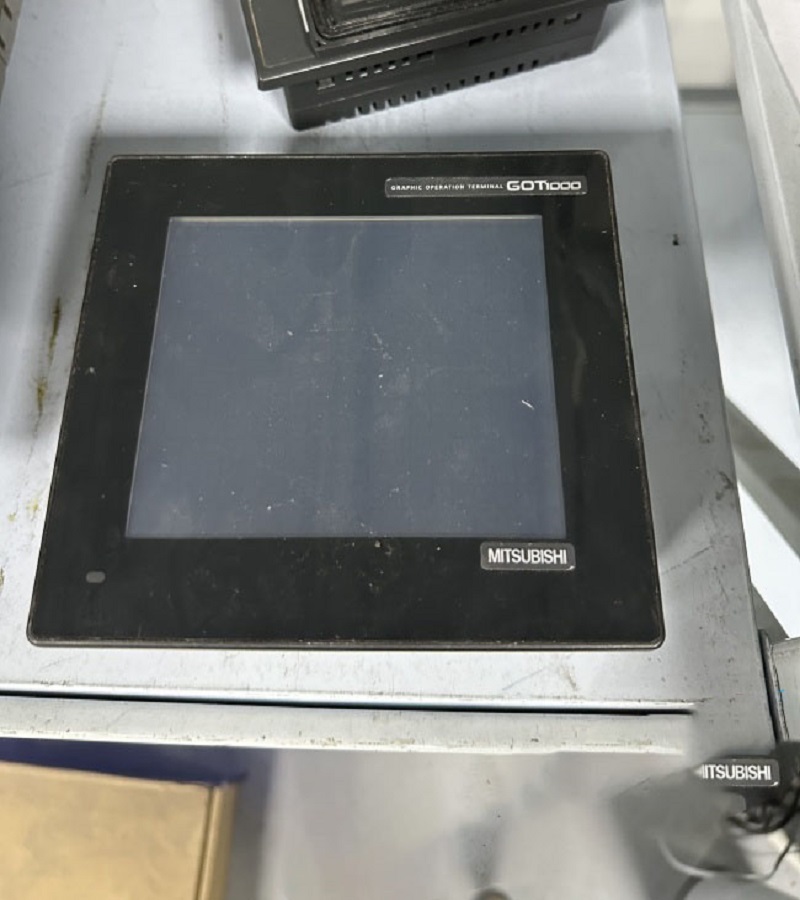 福建 三菱觸摸屏GT1595系列通電后反復(fù)閃屏不開(kāi)機(jī)故障維修專(zhuān)修 快修 